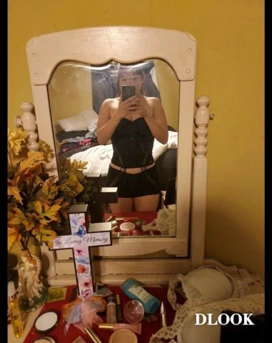 Huntington, WV Escort — Michelle (Girl-on-Girl) - 1