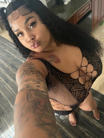 Thick Mamas in Town — Outcalls with Travel Fee, Ask About Incalls - 1