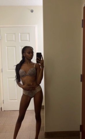 Sweet Temptation Incall Only Female Escort — Chicago, Illinois - 1