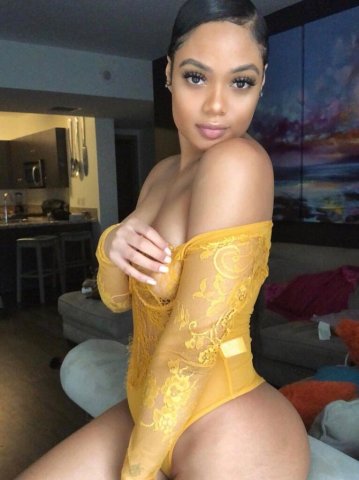 Sexxxyy Petite Body — Confident Petite Escort - 1