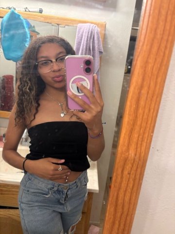 Long Beach CA Female Escort — FaceTime shows & content, outcalls/car fun - 1
