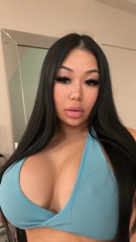 Portland, OR Discreet Female Escort — Private, high-end experience - 1