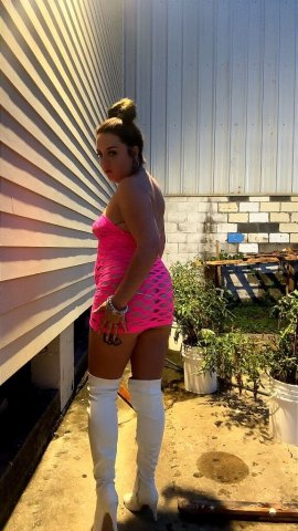 New Orleans Wet Greek (3rd Hole) Female Escort - 1