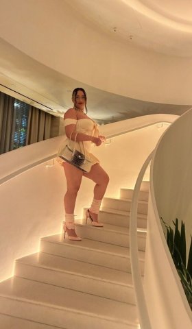 Naomi — 2 Girls (23) - 1