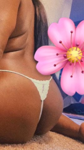 Petite chocolate funsize escort in Norfolk, VA — discreet & upscale - 1