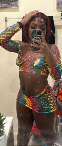 Khloe — Fresno CA Natural Curvy Female Escort (Outcalls & Car Fun) - 1