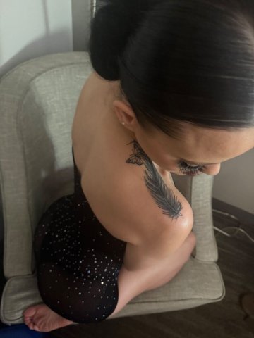 New In Town (23) — Hattiesburg Female Escort - 1