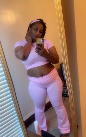 St. Louis Female Escort — Slim/Thick Options - 1