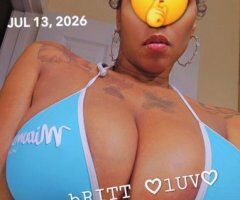 Britt — Tall super busty Dominican escort in Bloomington (Massages + Role Play) - Image 5