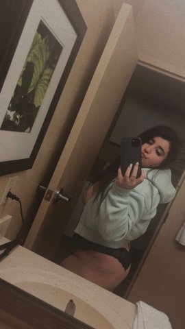 Fort Lauderdale Female Escort — Roxi Luxx, Curly Hair Cutie - 1