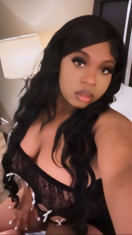 Jasmine in Monterey, CA — Incalls & Outcalls (Spanish spoken) - 1