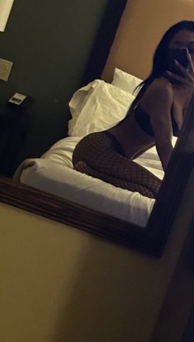 Pretty, Sweet Olympia Escort — Slim Waist, Content Available - 1
