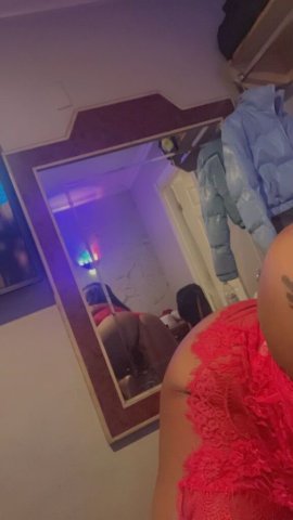 Inland Empire BBW escort offering tight soaking, throat and backshot services - 1