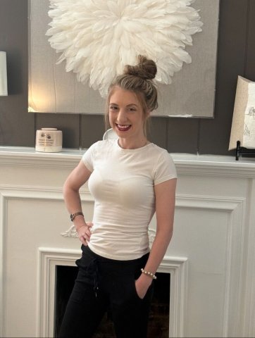 Cincinnati Female Escort on Her Monthly Cycle - 1