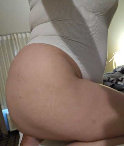 Minneapolis/St. Paul Incall & Outcall Female Escort (Cash Only) - 1