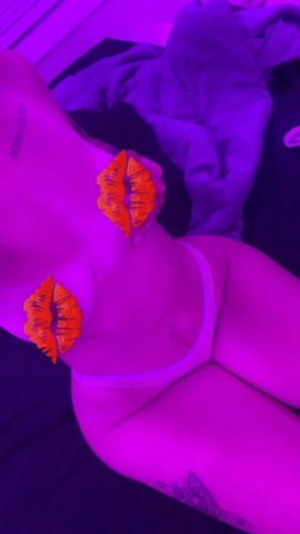 Waterloo Iowa Female Escort — Incall & Car Fun + Outcall (Deposit for Far Rides) - 1