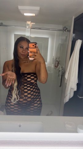 Salem, OR Adult Entertainment Session (25) —  Virtual Face Attention - 1