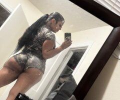 Wet wet never dry — 2 girls, outcalls & cardates in Nashville - Image 3