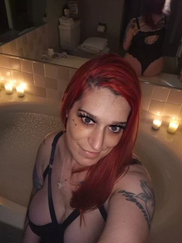 Autumn (Scorpio) — Clarksville Incall Female Escort (Exit 4 Area) - 1