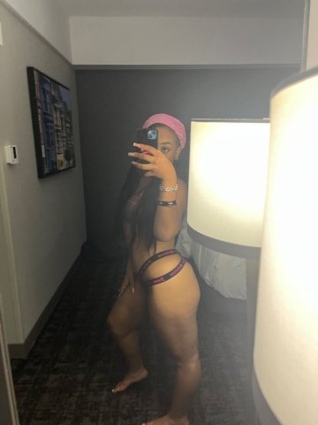 San Diego Female Escort — discreet fantasies, FaceTime, and fully functional service - 1