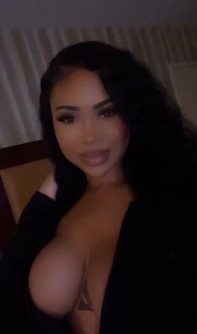 Discreet companion in Reno — texts, FaceTime shows & private time - 1