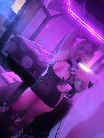 Chicago PAWG Luxury Escort — Late-Night Chemistry - 1