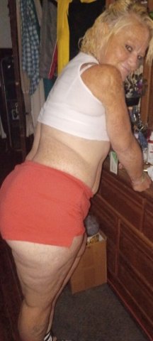 Columbus, Ohio Wet Ass Wednesday Female Escort - 1