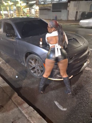 Philadelphia Female Escort — Party Favor, Outcall/Incall & FaceTime Verification - 1