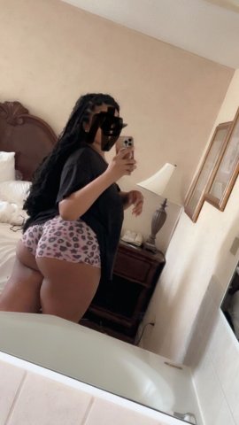 Quad Cities Young Female Escort - 1