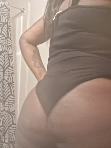 Cincinnati Female Escort — Slim/Thick Figure - 1