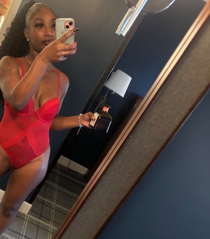 Upscale Female Escort in Richmond — In-Calls & Out-Calls (Serious Inquiries) - 1