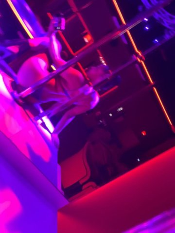 Las Vegas Female Escort (Slim Waist, Curvy Soft) — 26 - 1