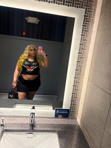 Chicago Female Escort — Redbone & thick in all the right places - 1