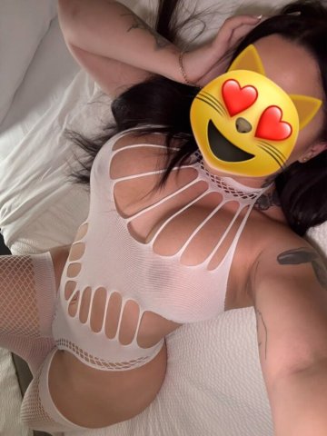 Phoenix Female Escort — New here, 24/7 discreet fun with real photos - 1