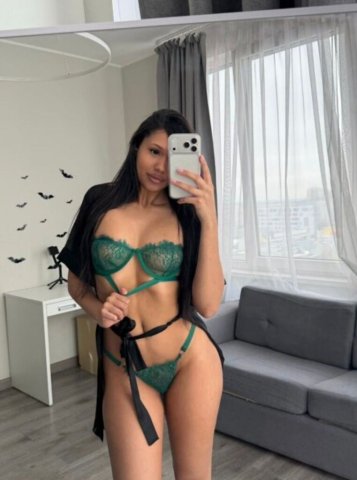 Warwick, RI Latina Hot New Girl — Big-Ass Fun & Oral/69/Throat - 1