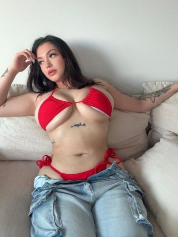 Santa Cruz Latina Female Escort — Blowjob - 1