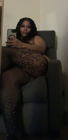 Fresno CA MILF Female Escort for Classy, Nasty & Slutty MILF Play - 1