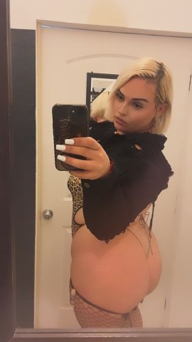 Inland Empire Female Escort — Discreet No Bare Service - 1