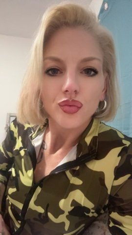 Skylar Fox — Blonde Blue-Eyed Female Escort (Toledo) Quick Hours - 1