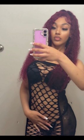 Spokane WA Female Escort — incalls, outcalls, car dates - 1