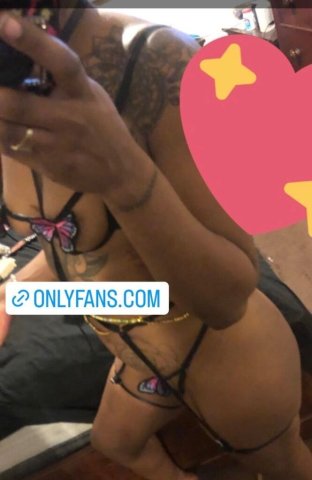 Columbus Escort — 25-Year-Old Ebony Outcall & Car Dates - 1