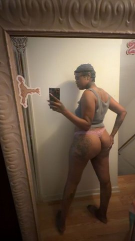 St. Louis Incall/Outcall Female Escort — 6'0 Slim Thick - 1