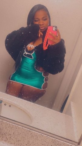 Inland Empire Curvy Massage Escort — Avail Now - 1