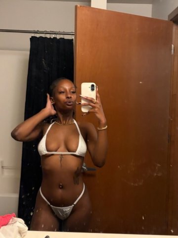 Rockford IL Female Escort — GFE, Full Service, No Kissing - 1