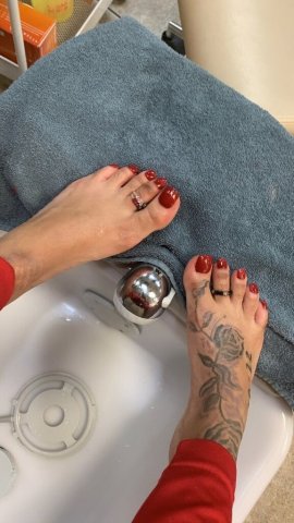 Green Bay WI Young Female Escort — Overnight, Truck Drivers & Squirting - 1