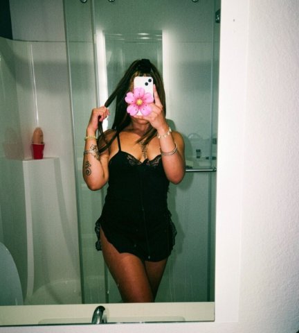 Minneapolis Submissive Female Escort — bj/fs, ft or duo, massages & overnights - 1