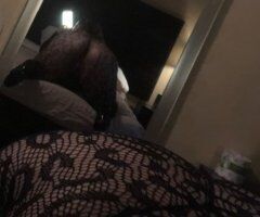 Sacramento CA Female Escort — 21-Year-Old Curvy Companion (Incall/Outcall) - Image 3