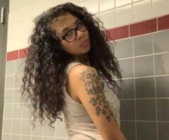 San Francisco Feet Content & Paypig Findom Goddess - Image 2