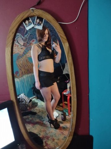 Portland Female Escort — In Shape, 5'9 - 1