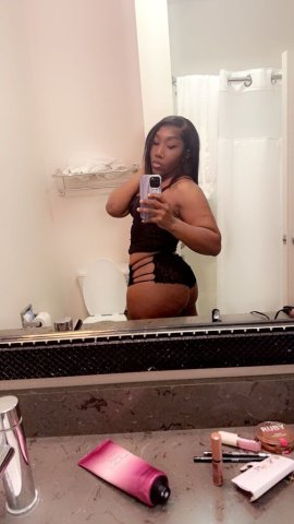 Upscale Ebony Model — In/Outcall Options - 1